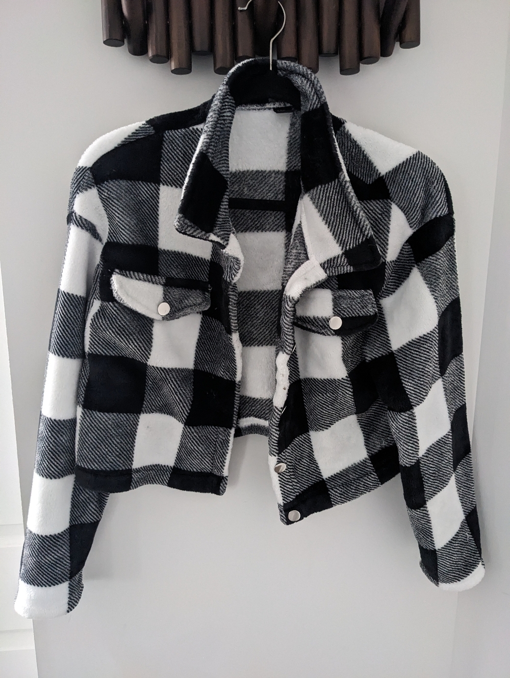 SHEIN Women's Black & White Plaid Cropped Shacket Jacket - Size US M